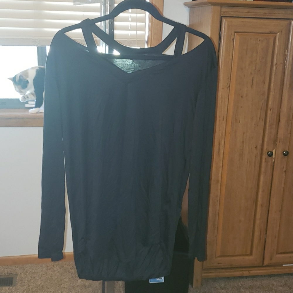 Amaryllis large black shirt